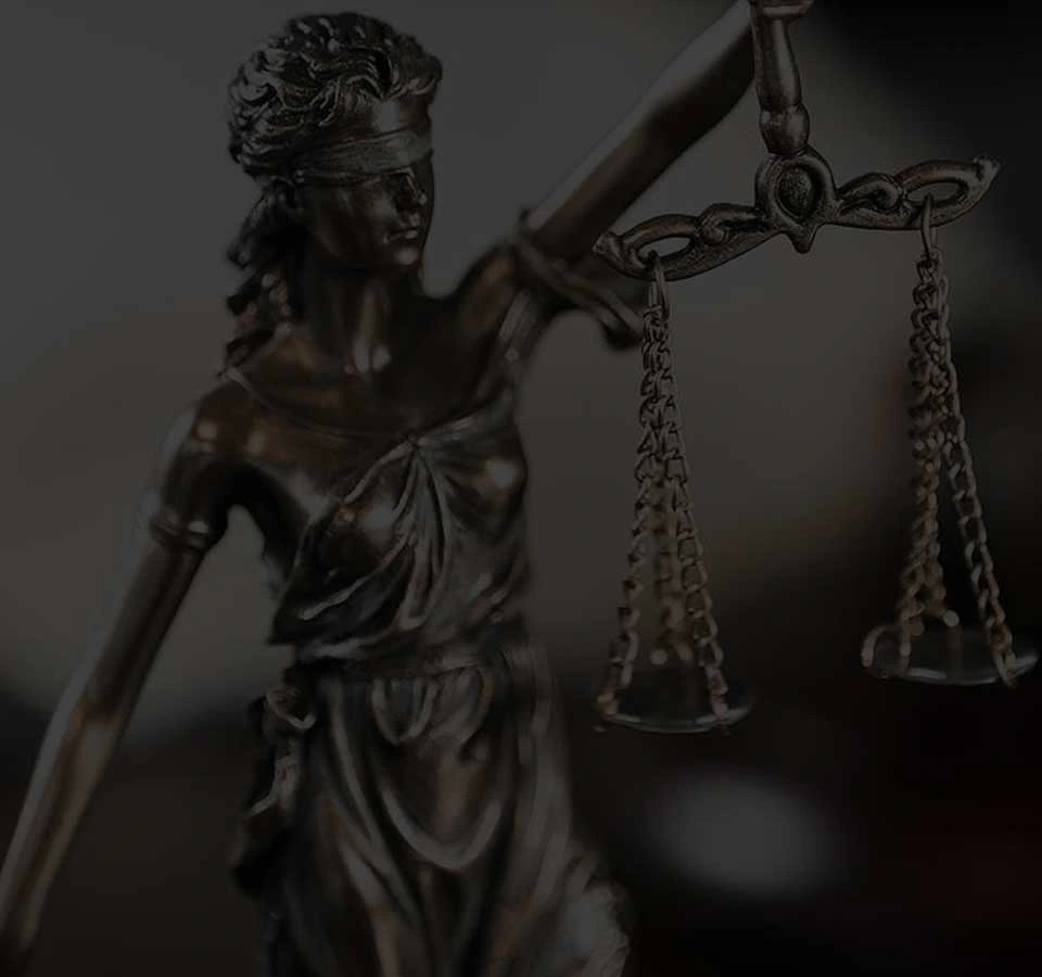 Statue of Justice representing unbiased medical chronology review for litigation and trial support